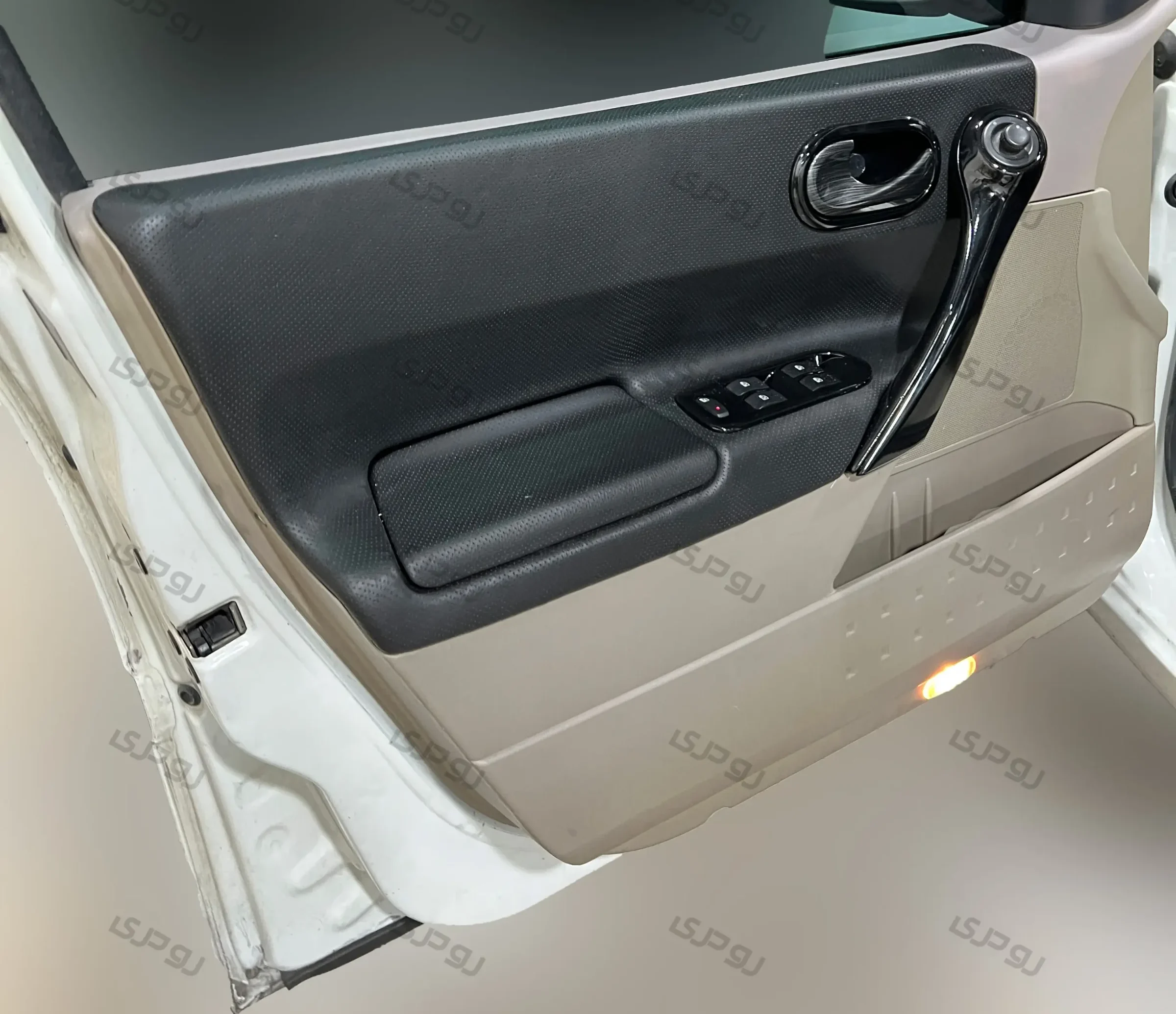 رودری مگان 2000 مشکی