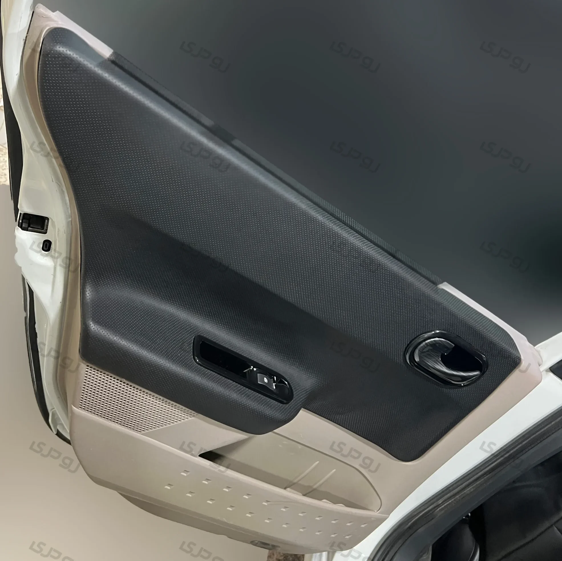 رودری مگان 2000 مشکی/متال براش تیره